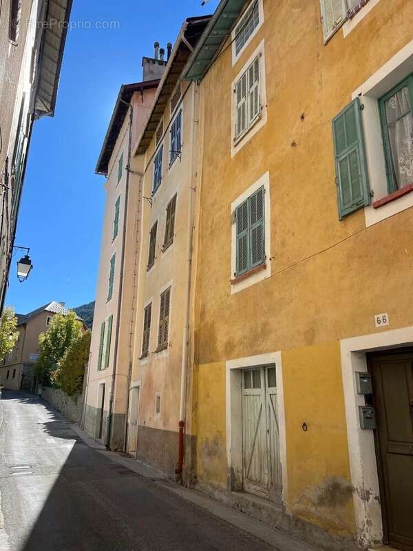 Appartement à SAINT-ETIENNE-DE-TINEE