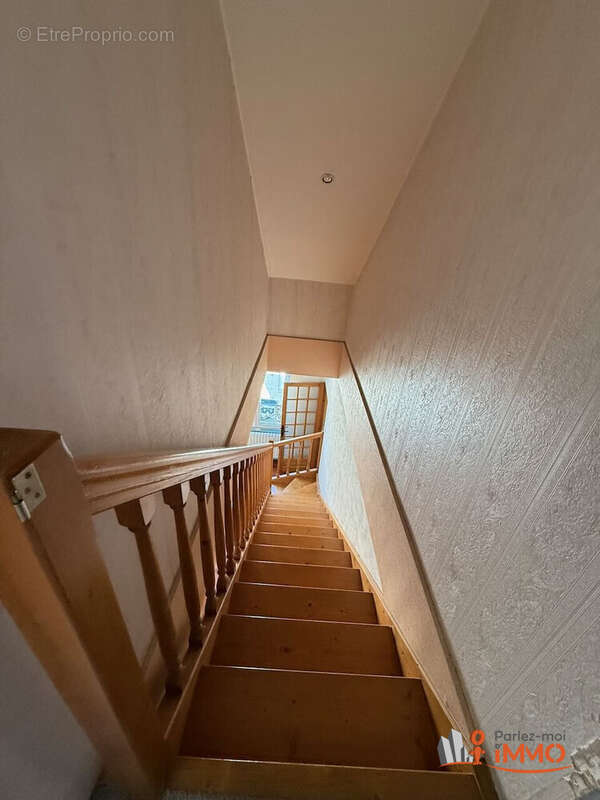 Appartement 100 m² à Saint-Etienne  - photo 4