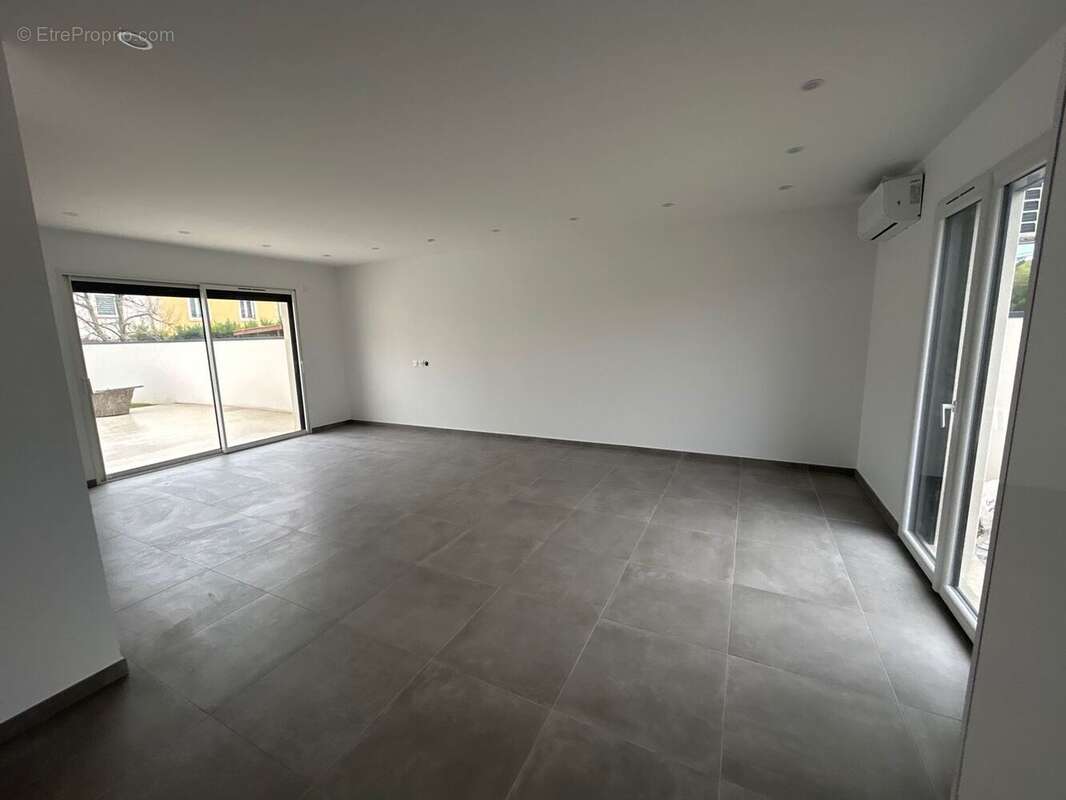 Maison à SAINT-PAUL-LES-ROMANS