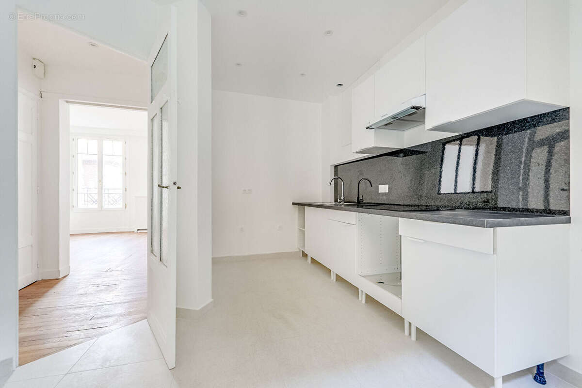 Appartement à PARIS-14E