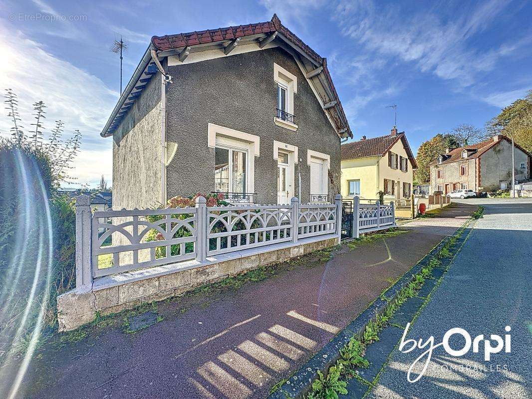 Maison à SAINT-ELOY-LES-MINES