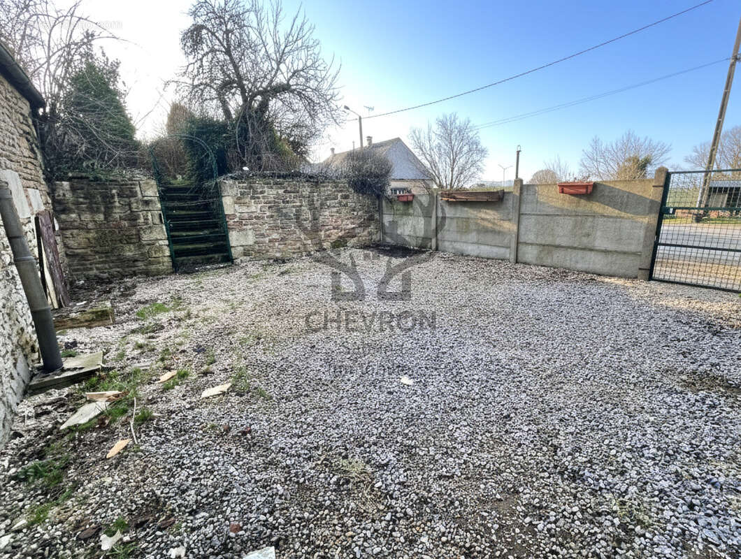 Maison de village avec garage,terrasse et jardin - 133 m2 - CHAMPLIN - photo 12