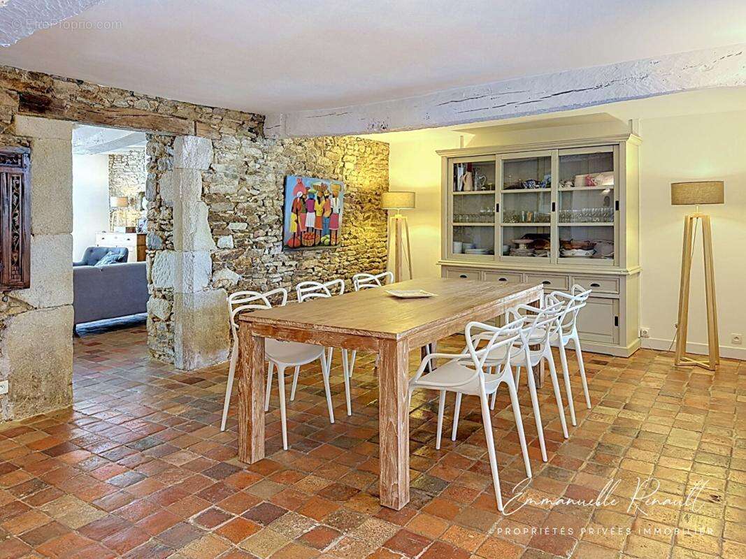 Sarzeau centre · Propriété de caractère, jardin clos et piscine - photo 5