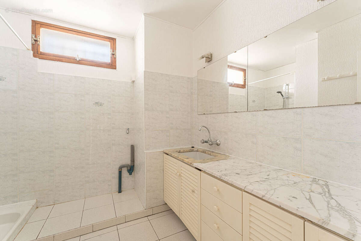 Appartement à SAUSSET-LES-PINS