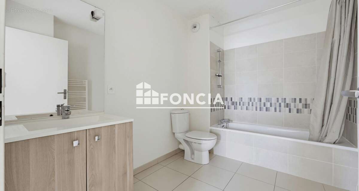 T3 récent avec vue dégagée – 73 m² + parking intérieur – Bassins à Flot - photo 7