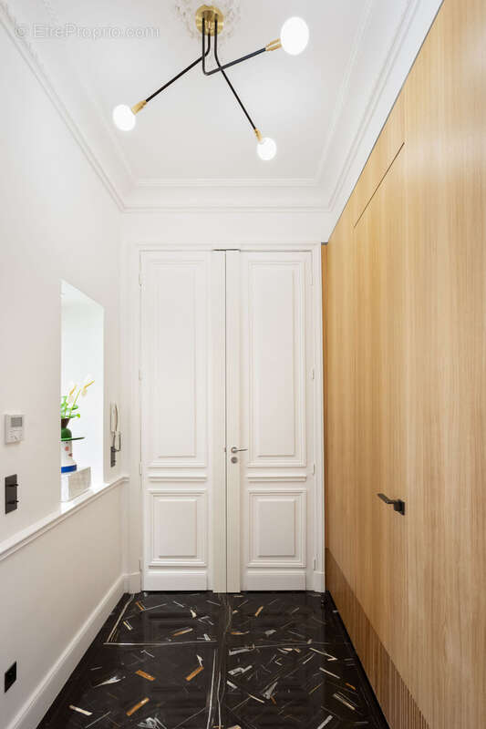 Appartement à PARIS-8E