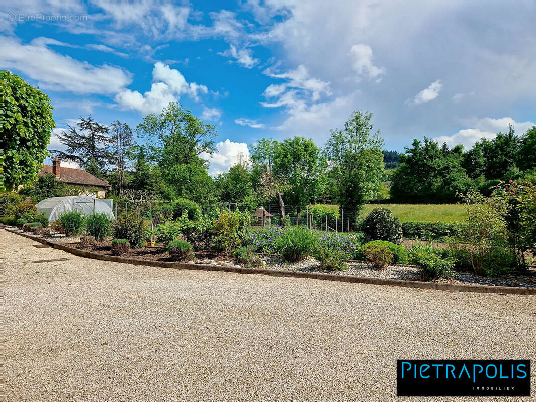 Maison à CHAUFFAILLES