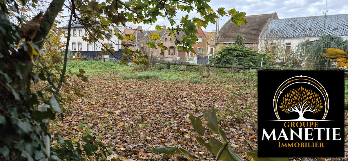 Terrain à MONCHECOURT