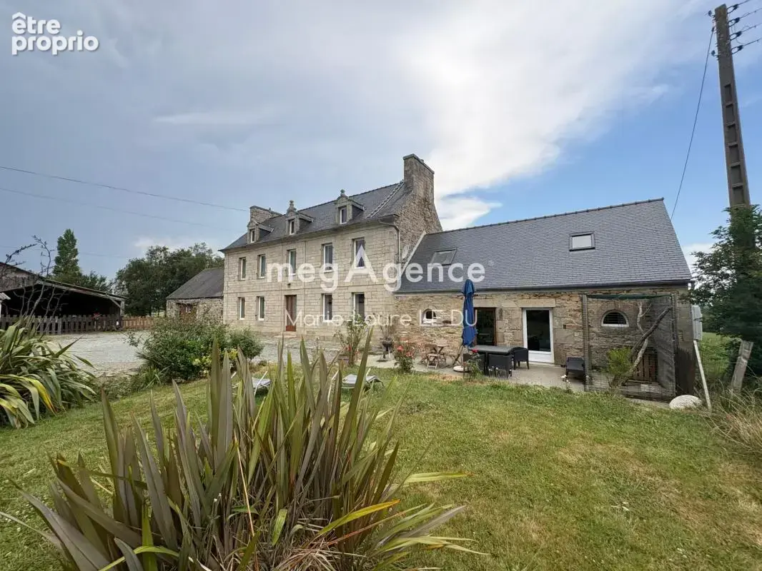Maison à PLOUEGAT-MOYSAN