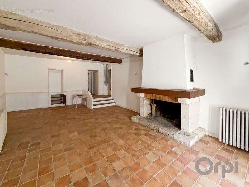 Centre historique de LECTOURE, maison de ville habitable avec petit extérieur à aménager - photo 4