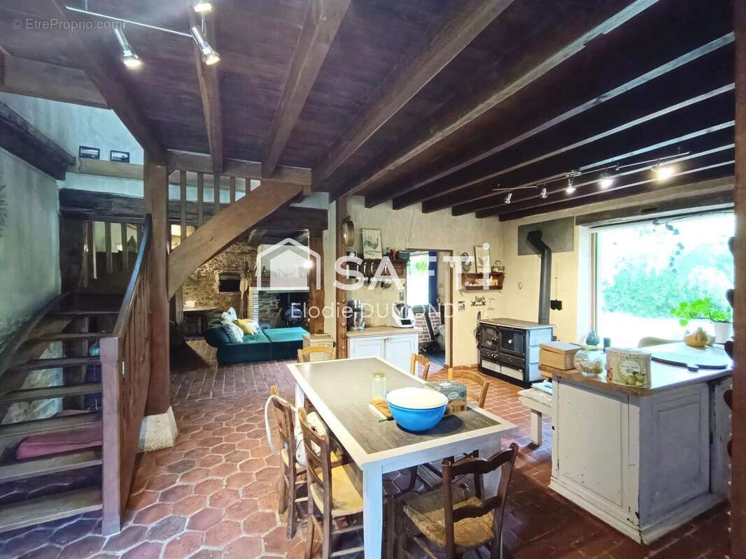 Photo 6 - Maison à DOMMARTIN-LES-CUISEAUX