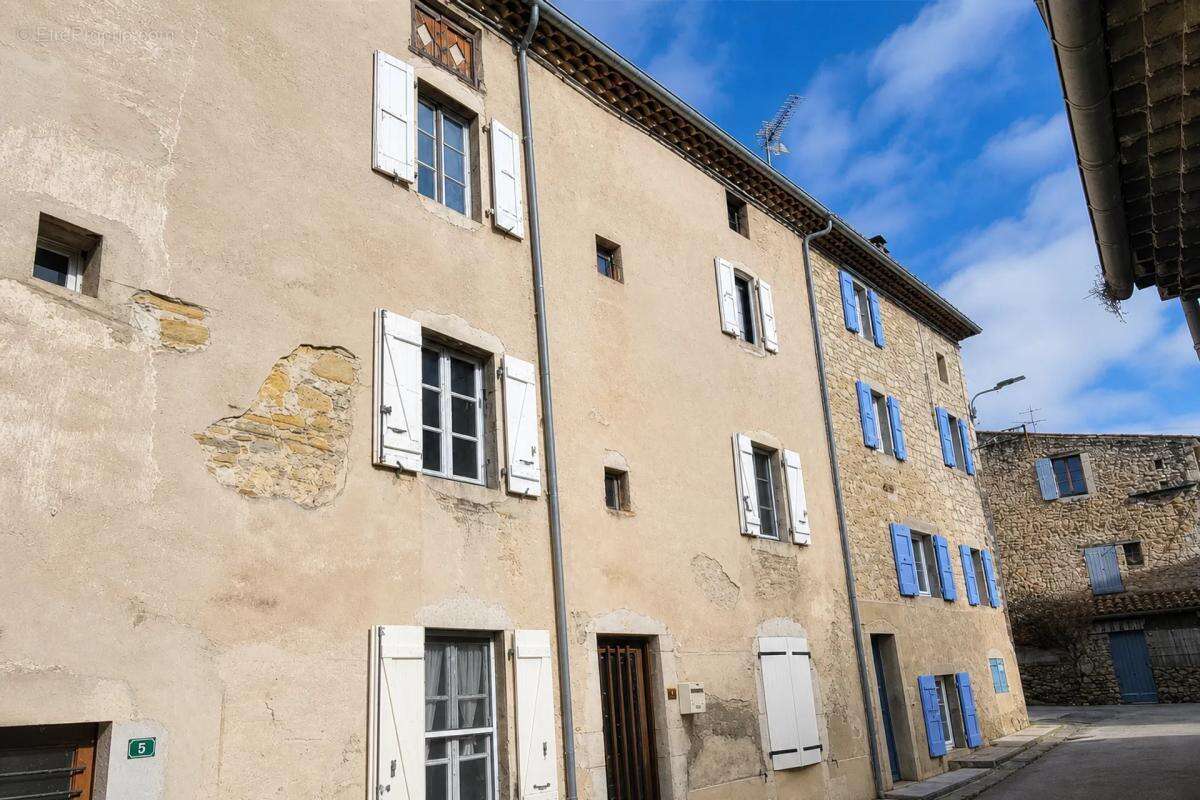 Maison à BEAUFORT-SUR-GERVANNE