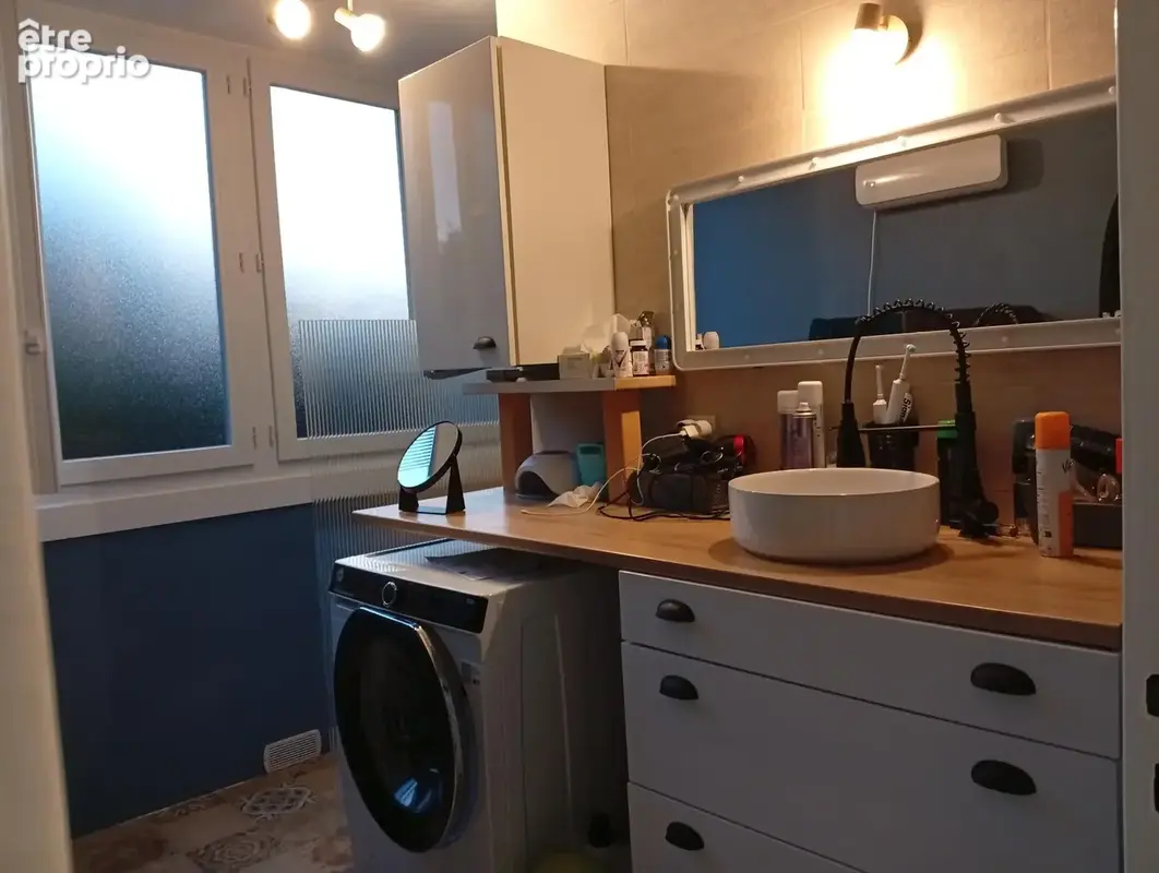À vendre à Perpignan, appartement T3 de 57,30 m2 à 102 000 €. Deux chambres, deux loggias, résidence fermée et - photo 8