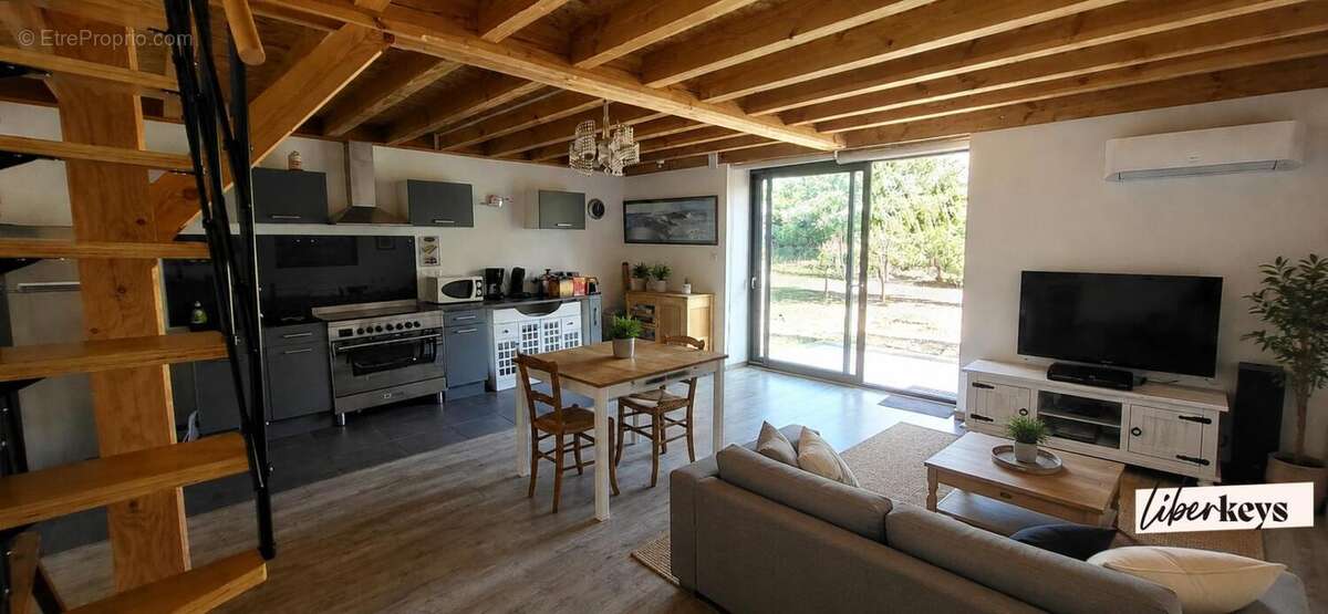Belle propriété quercynoise du XIXe siècle avec pigeonnier, gîte indépendant, piscine et jardin nourricier – Catus (46150) - photo 17