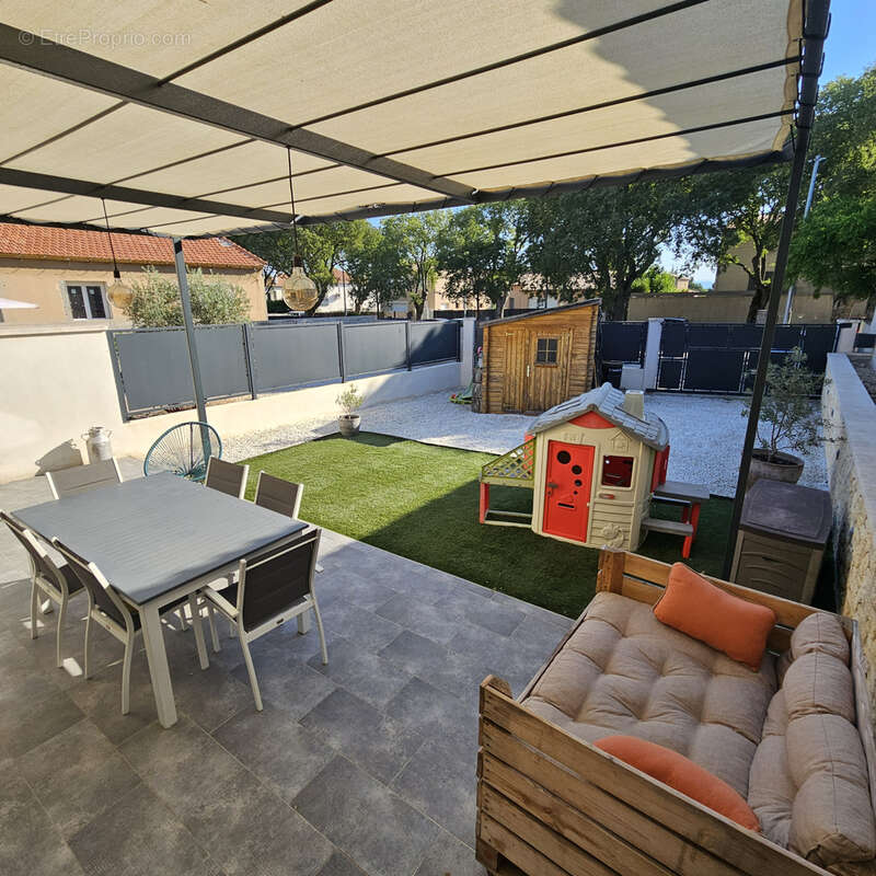 Maison 97 m² à Robion  - photo 7