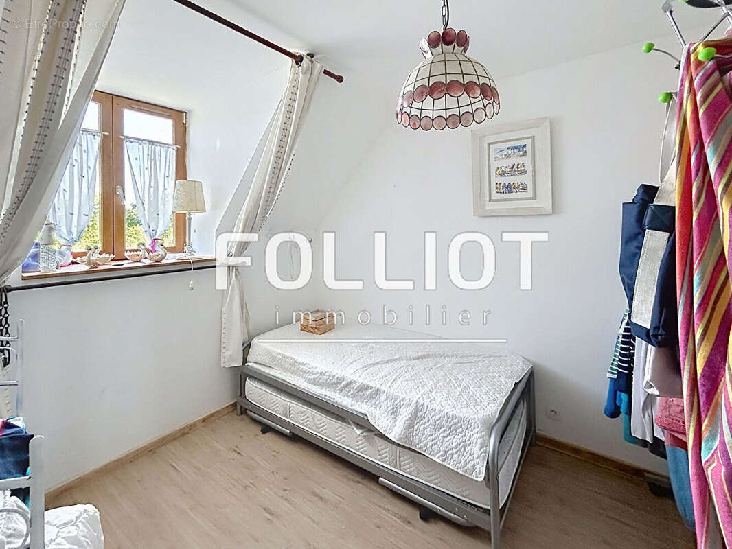 Charmante maison en pierre à vendre à Bacilly - 7 pièces, 110m² - photo 10