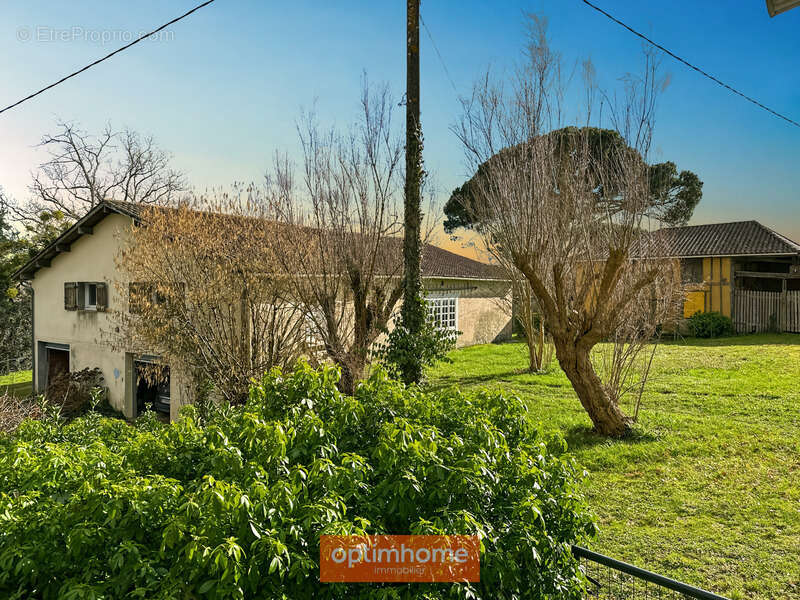 Maison à CASTELNAU-D'AUZAN