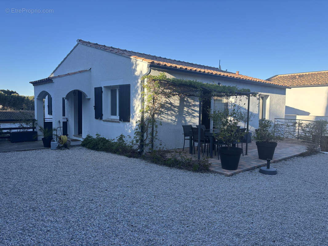 Maison à GALLARGUES-LE-MONTUEUX