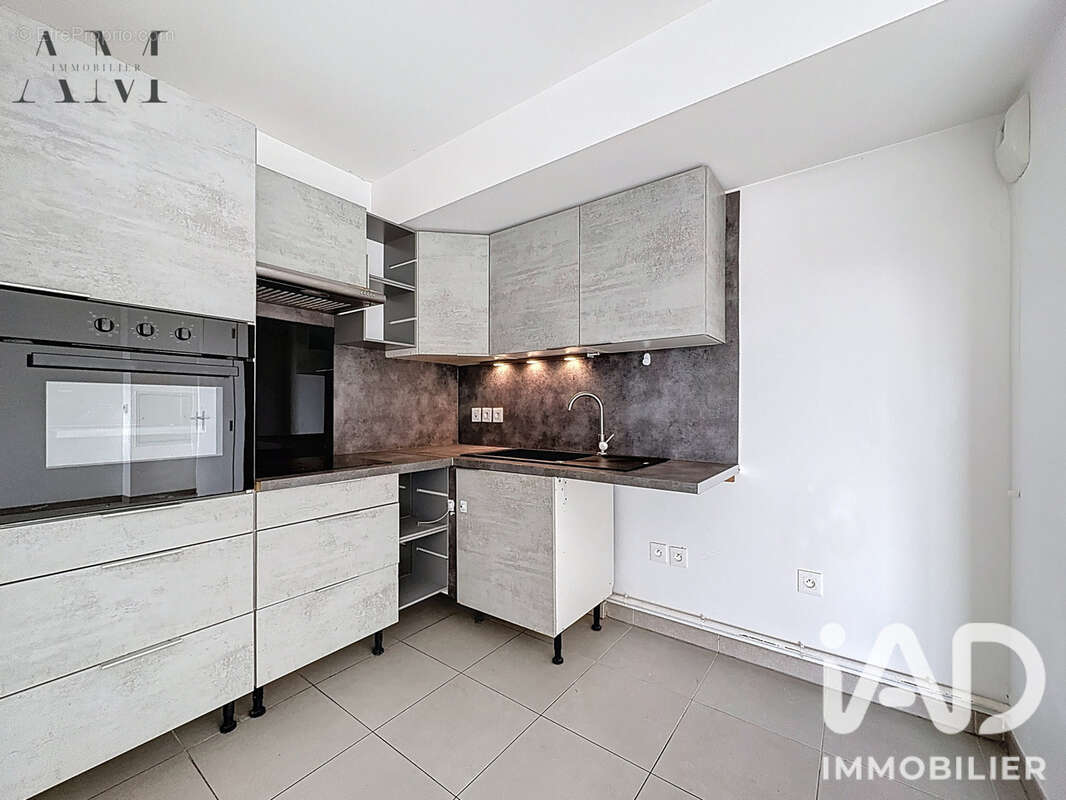 Appartement 56 m² à Marseille-8e  - photo 4