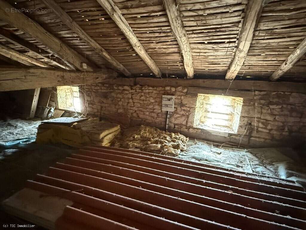 Maison à CHAMPAGNE-MOUTON