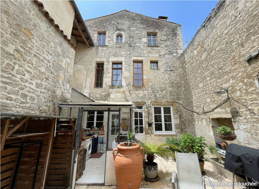 Maison à FONTENAY-LE-COMTE