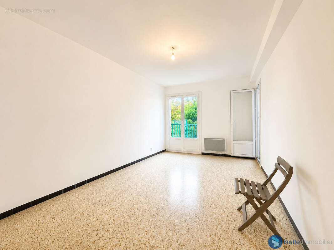 Appartement à LA CRAU