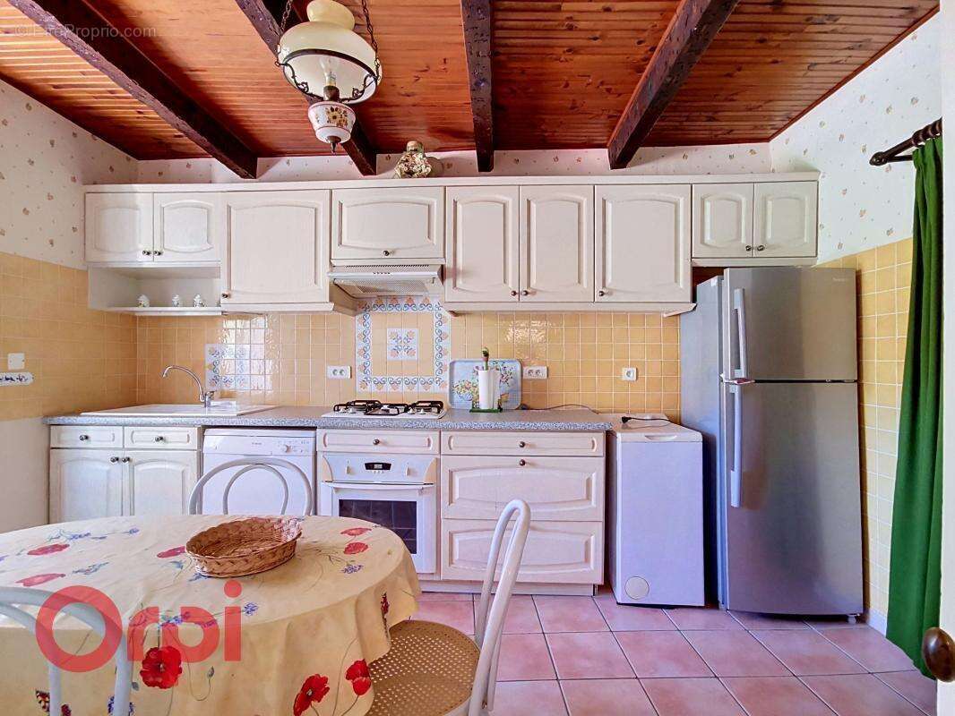 Maison à LE CASTELLET