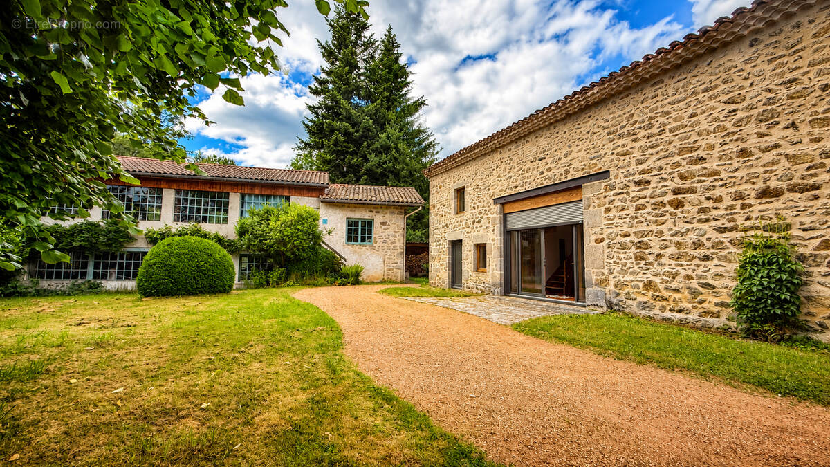 Maison à CHABRELOCHE