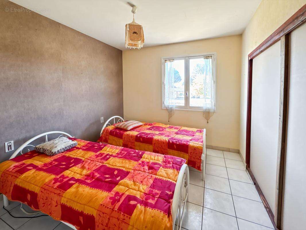 Maison à SAINT-LEON-SUR-L&#039;ISLE