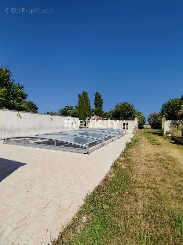 Maison 250 m² à Chambon  - photo 16