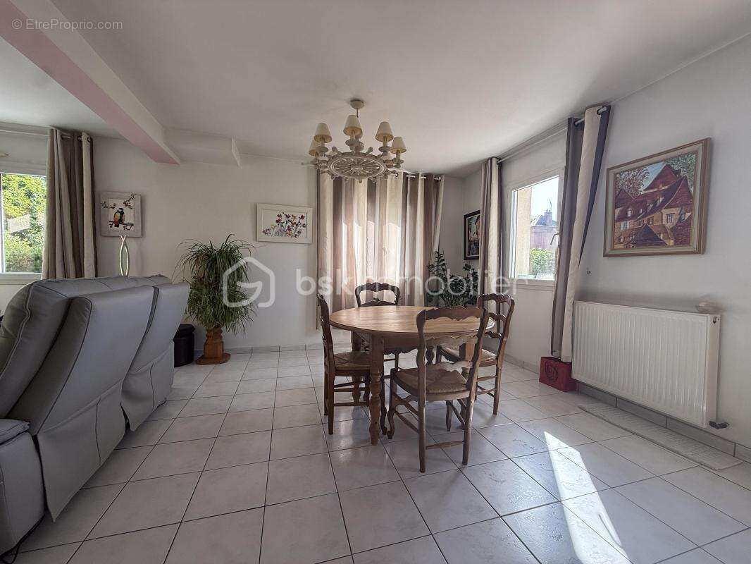 Maison à PONT-L'EVEQUE