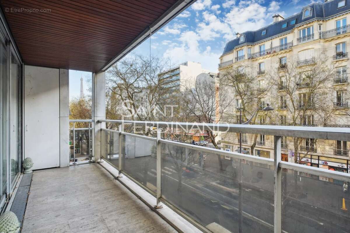 Appartement à PARIS-16E