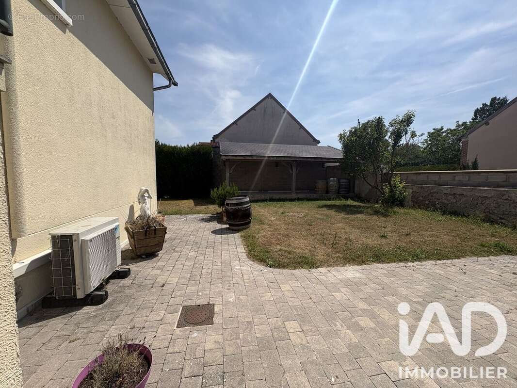 Maison 138 m² à Villeseneux  - photo 2