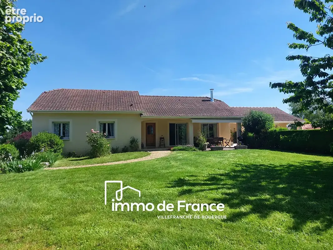 Maison T5/6 , 212m² habitables sous sol avec garage, terrain et piscine. - photo 2