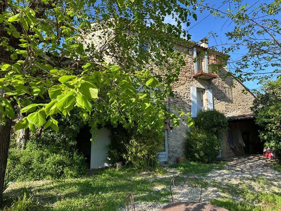 Maison à VINEZAC
