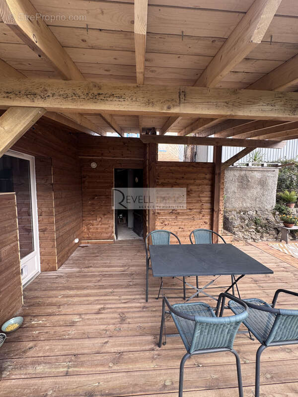 Maison à PEILLE