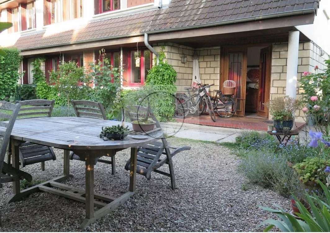 Appartement 142 m² à Ville-D'avray  - photo 3