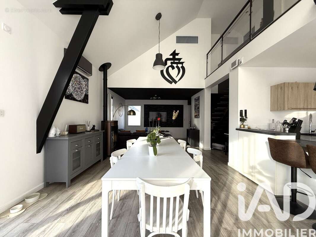 Photo 3 - Maison à SAINT-LAMBERT-LA-POTHERIE