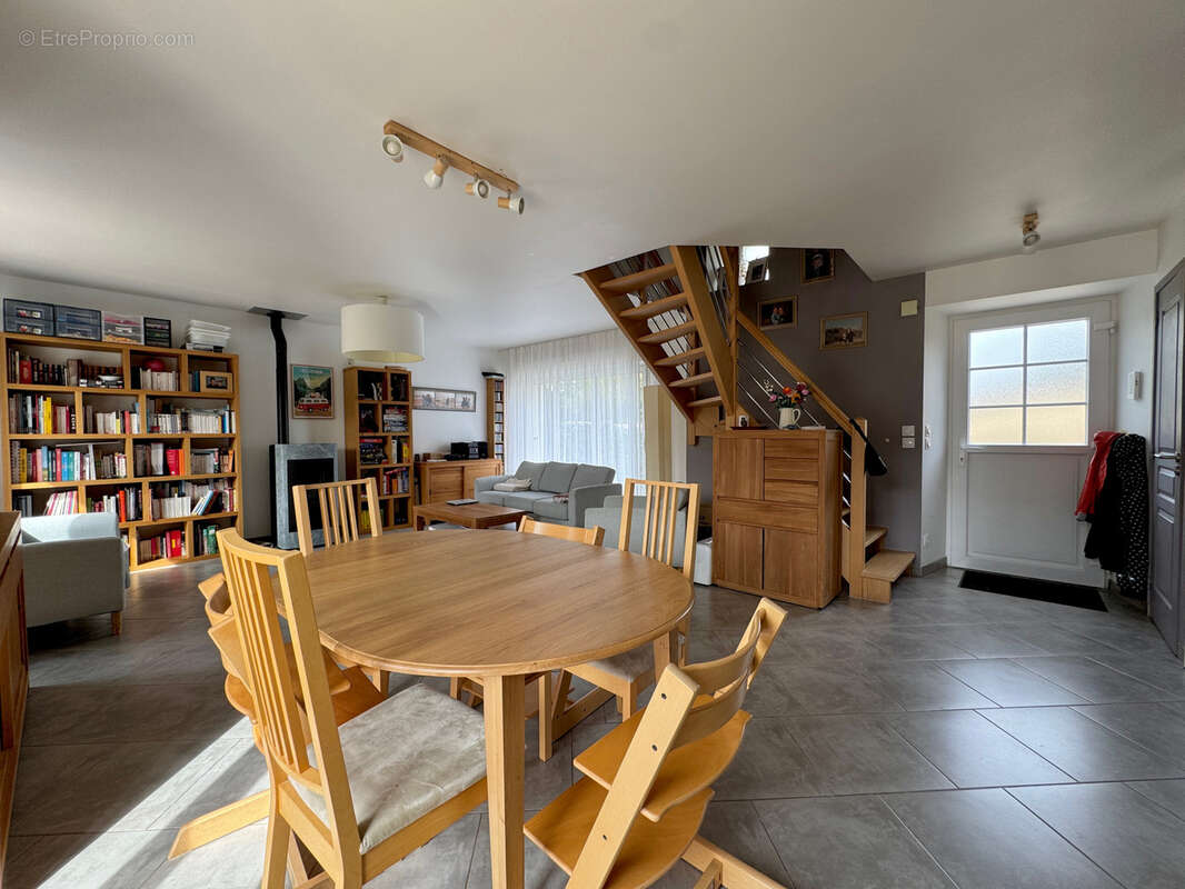 Maison à FONTAINE-HENRY