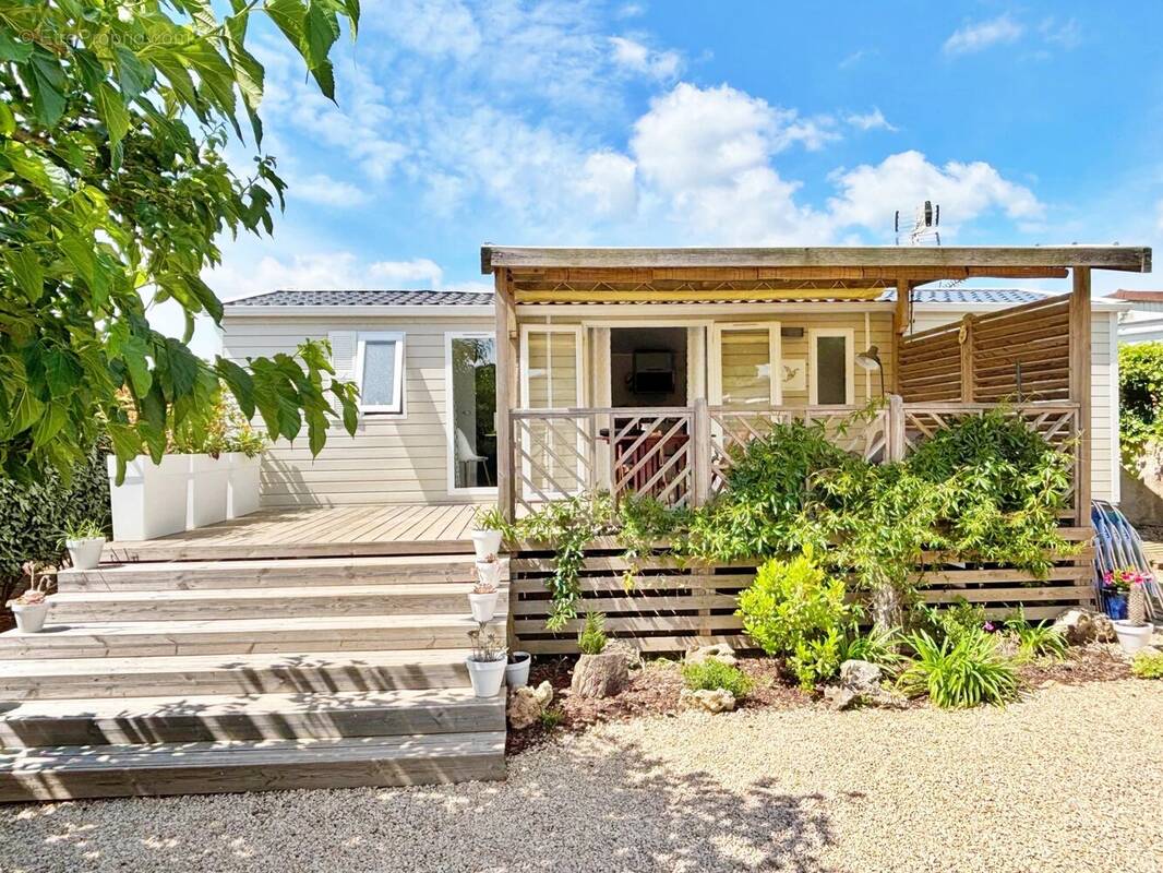 Maison à ROQUEBRUNE-SUR-ARGENS