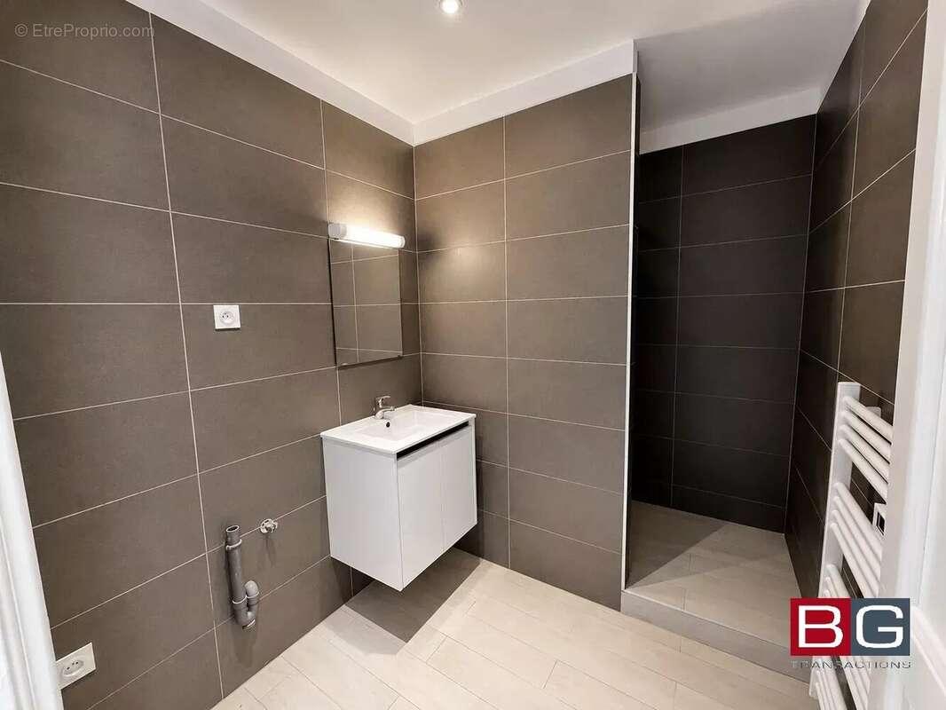 Appartement à VALLAURIS