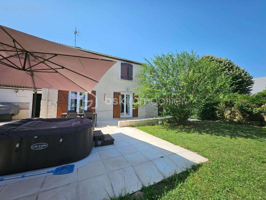 Maison à LE PASSAGE