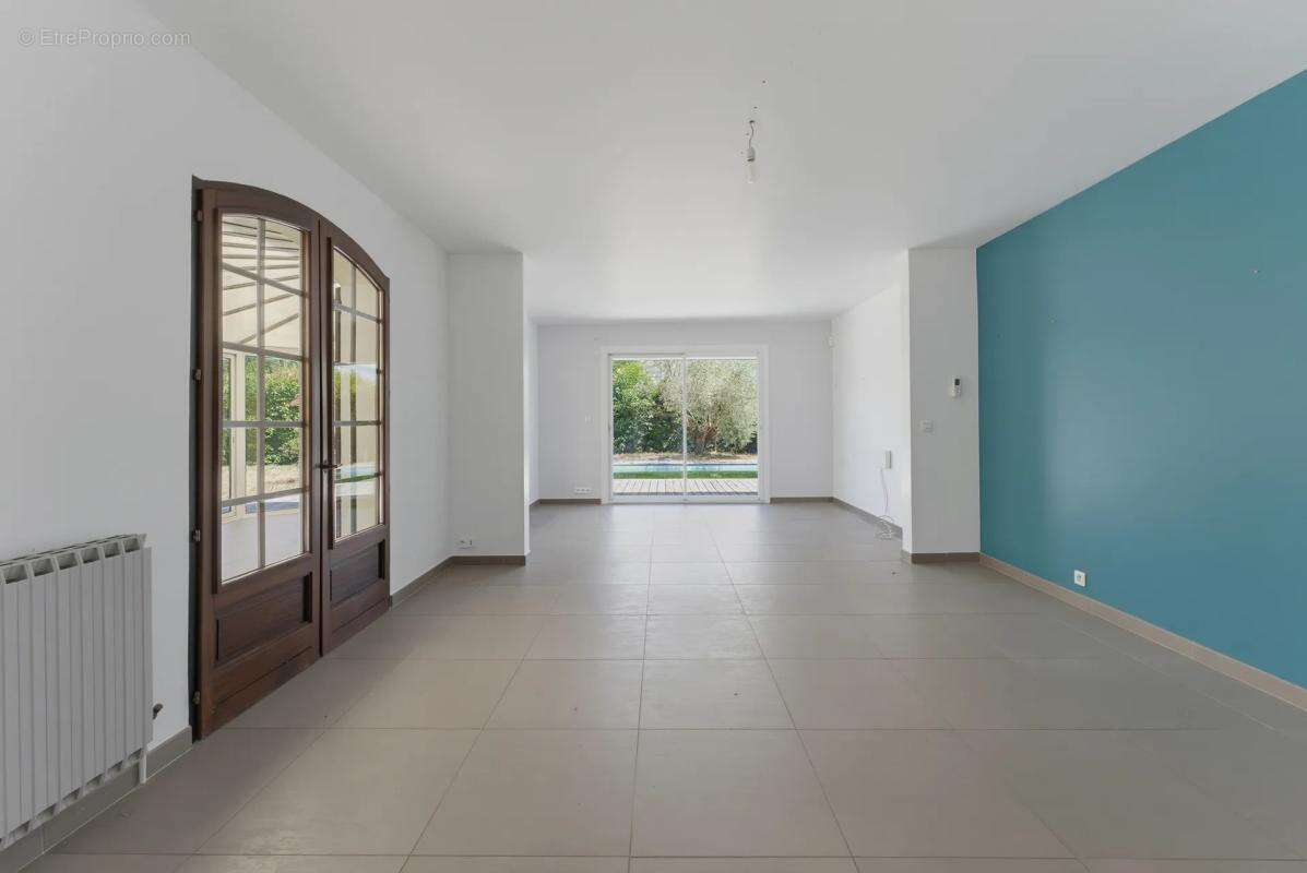 Maison de 6 pièces de 142 m² à Sallebœuf - photo 2