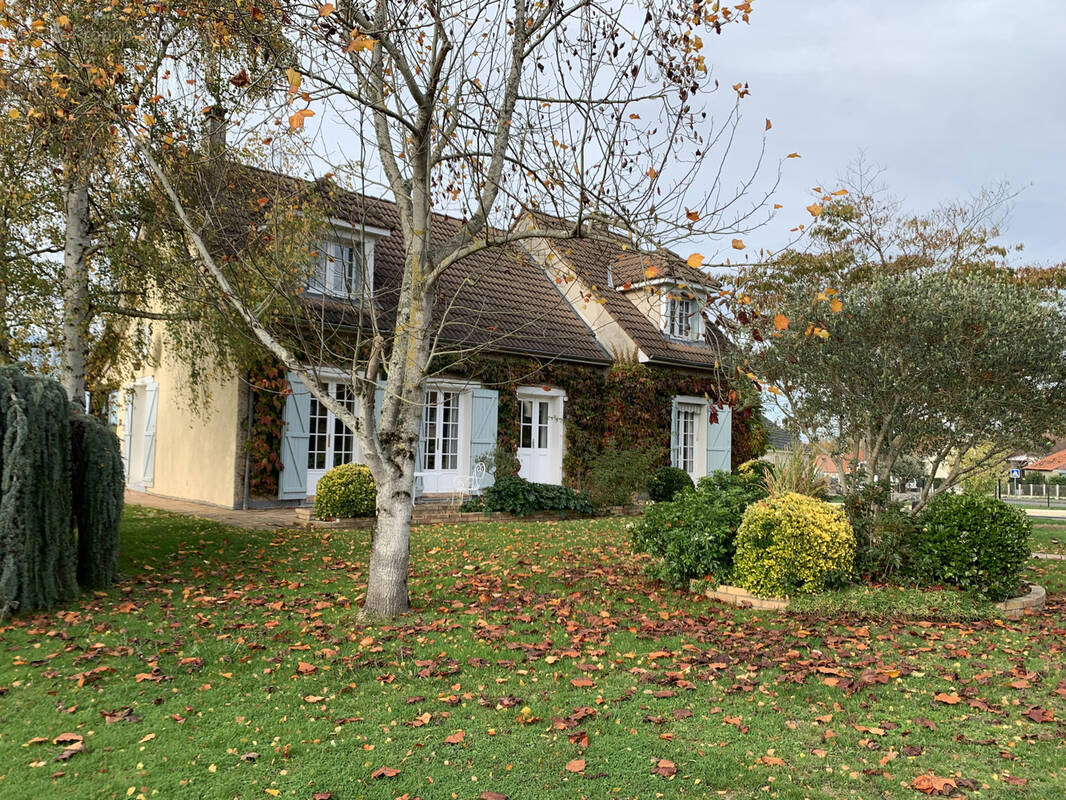 Maison à SAINT-HILAIRE-DE-COURT