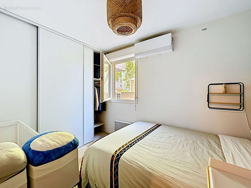 Appartement à MARSEILLE-4E