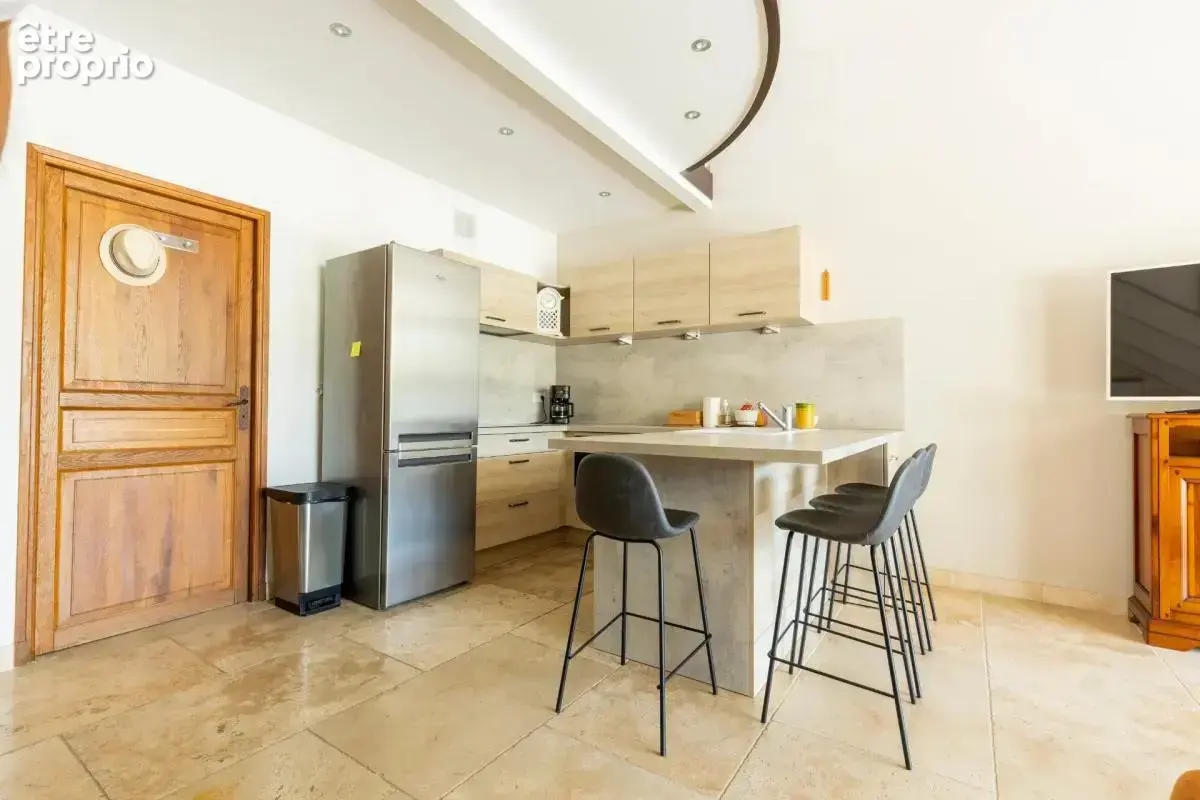 Propriete de caractere en pierres 220 m² sur 5 000 m² à lancon provence - photo 13