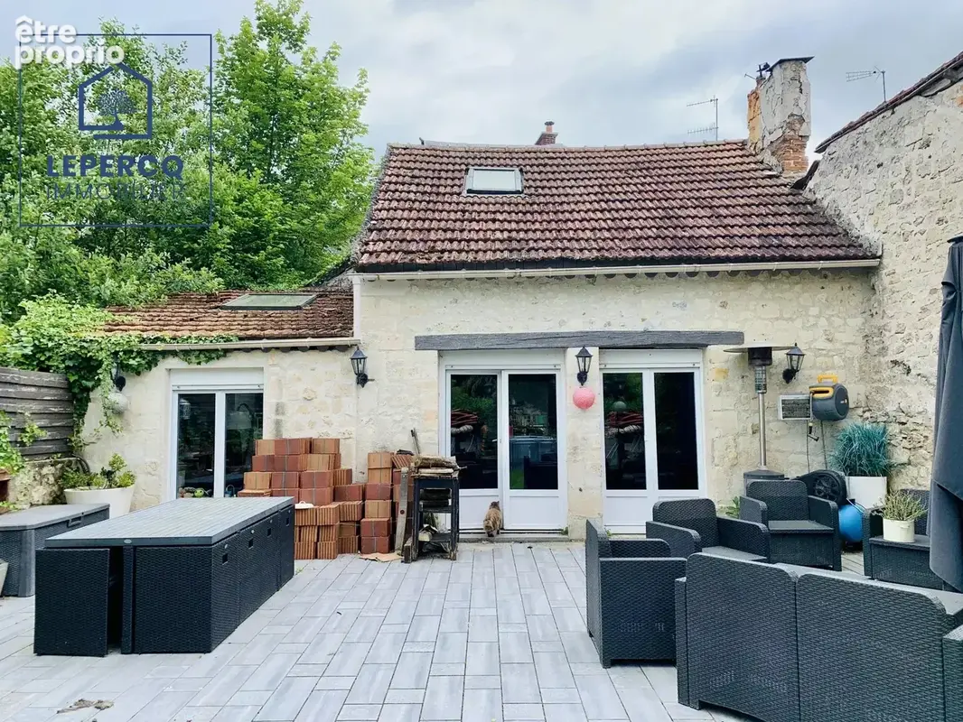 Maison en pierre 6 pièces de 151 m² - photo 1