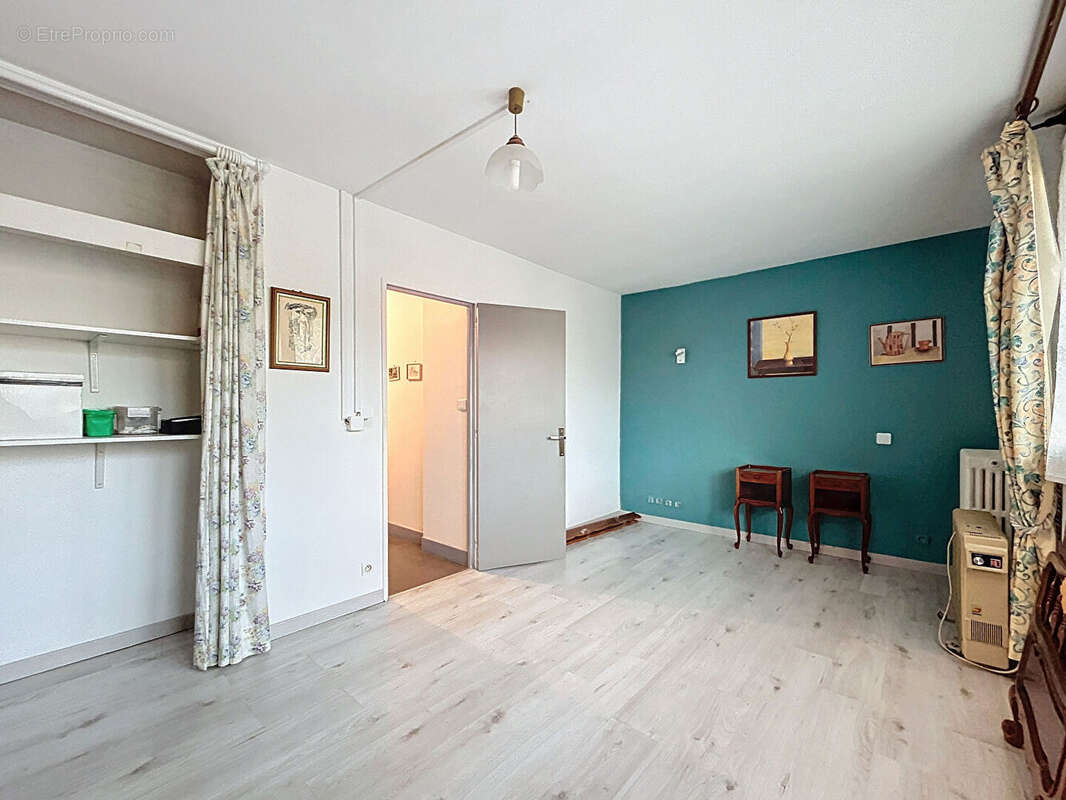 Appartement à SAINT-MAUR-DES-FOSSES