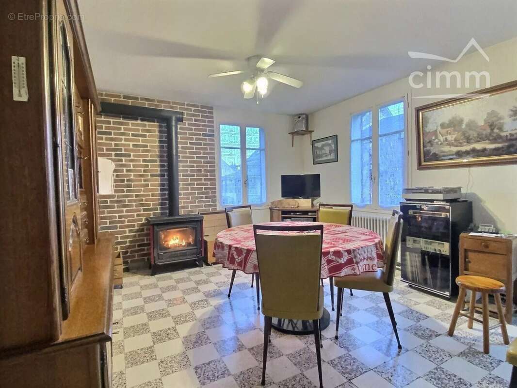 Maison à CHAUMONT-SUR-LOIRE