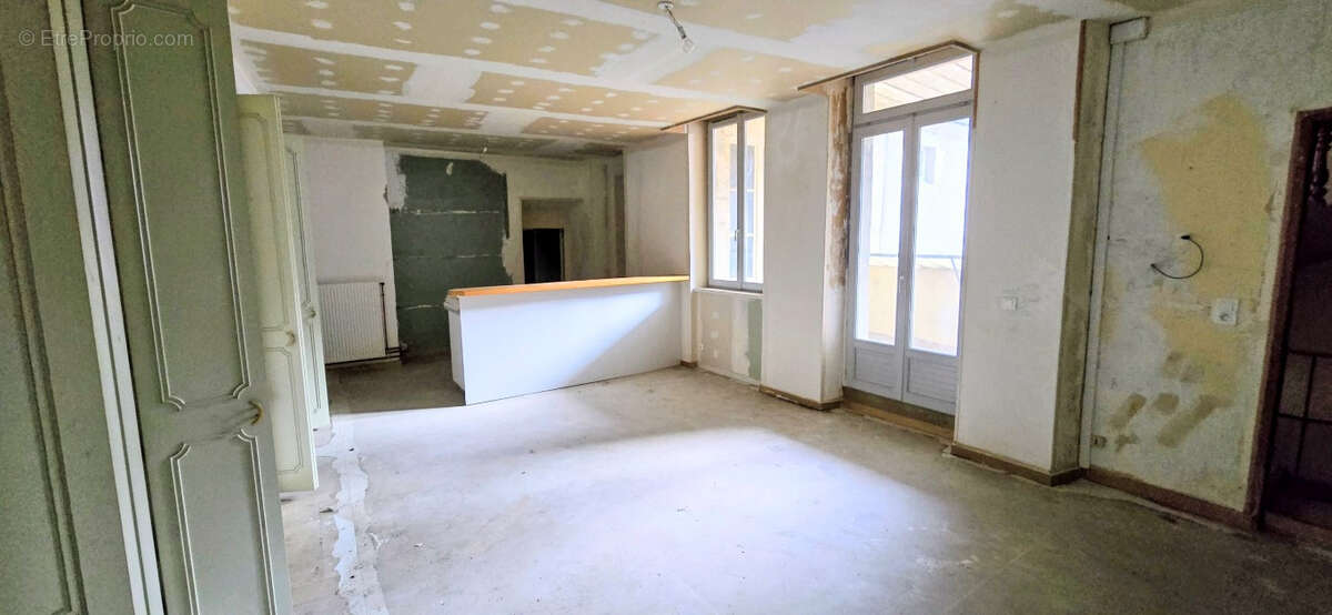 Maison Gray 14 pièce(s) 450 m2 - photo 8